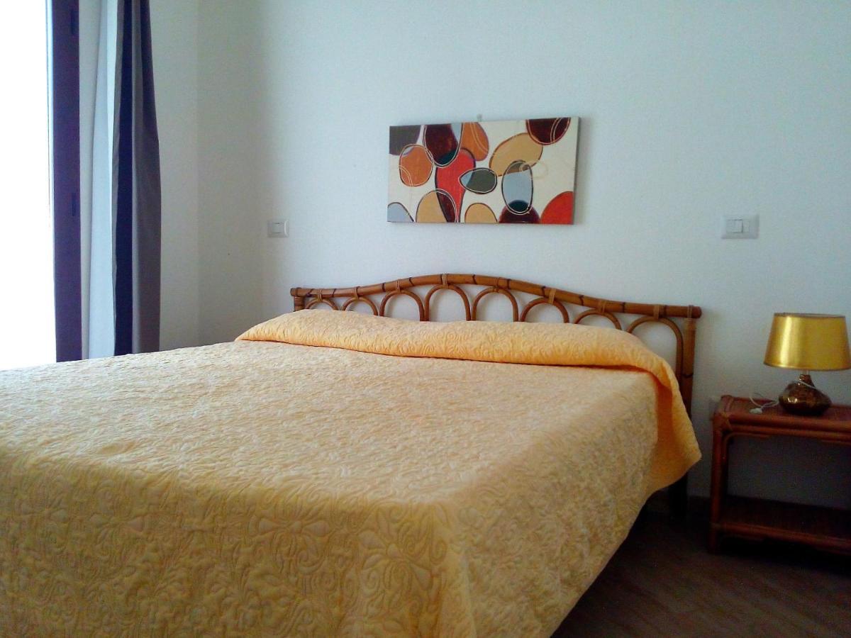 Gente Di Mare - Case Vacanza ซานตา เตเรซา กัลลูรา ภายนอก รูปภาพ