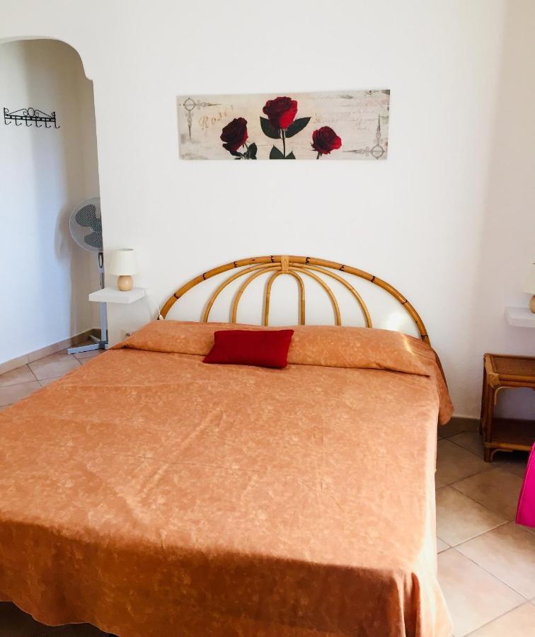 Gente Di Mare - Case Vacanza ซานตา เตเรซา กัลลูรา ภายนอก รูปภาพ